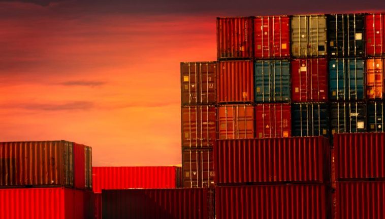 How Shipping Containers Benefit Your Business